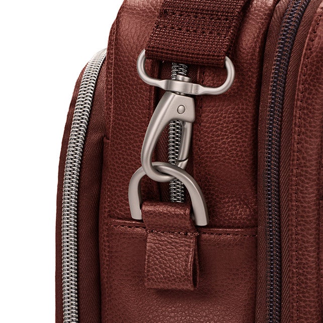CLASSIC LEATHER 15.6'' LAPTOP TOPLOADER BRIEFCASE